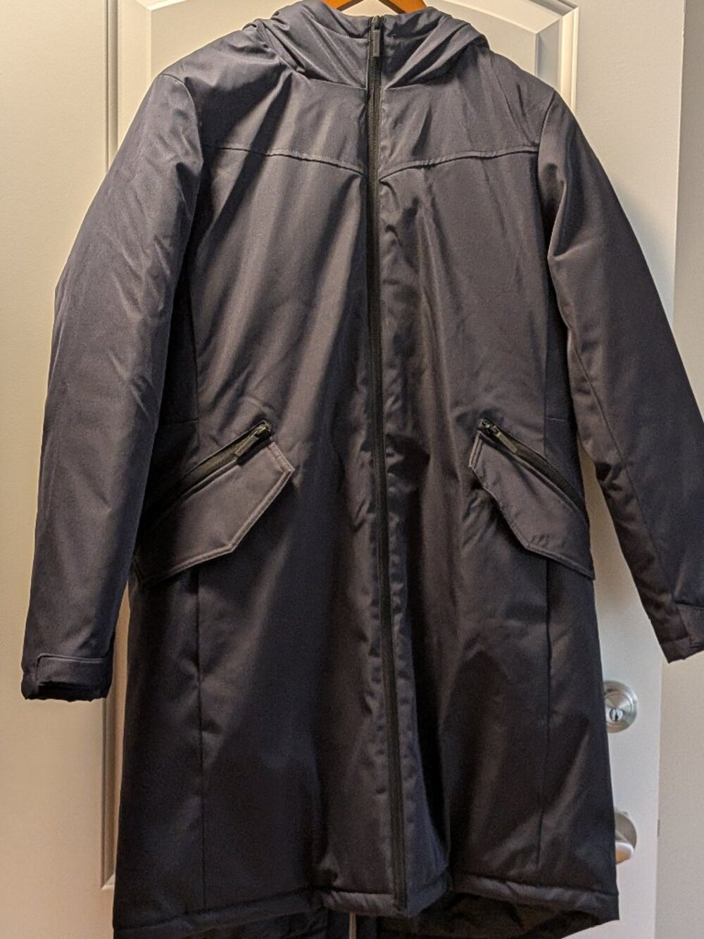 Bernardo Hi-Low All Weather Raincoat in Space Blue Size Medium